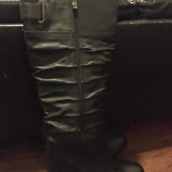 Leather heeled boots - Picture 2 of 4